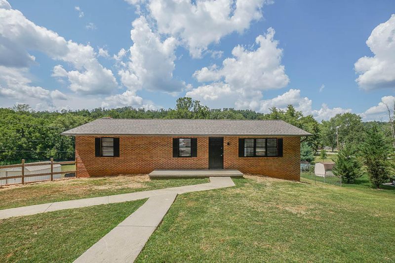 859 Knight Rd, Knoxville, TN 37920