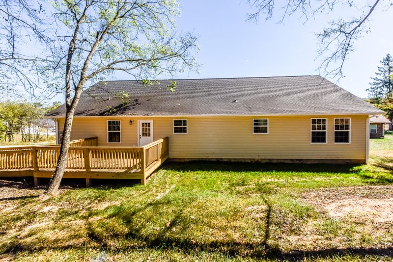 859 Quietlands Dr, Maryville, TN 37801