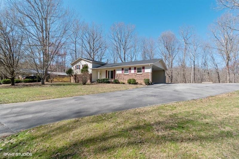 859 Sand Cut Rd, Oneida, TN 37841