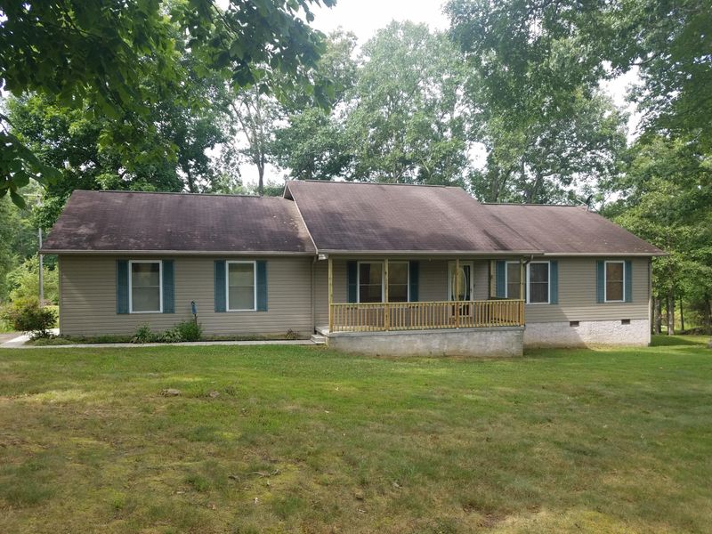 8590 Lantana Rd, Crossville, TN 38572