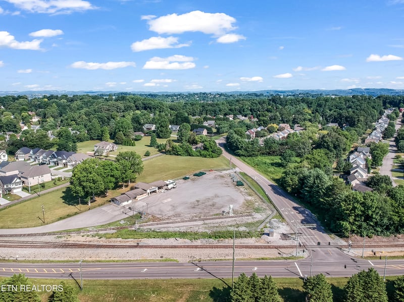 860 S Gallaher View Rd, Knoxville, TN 37919
