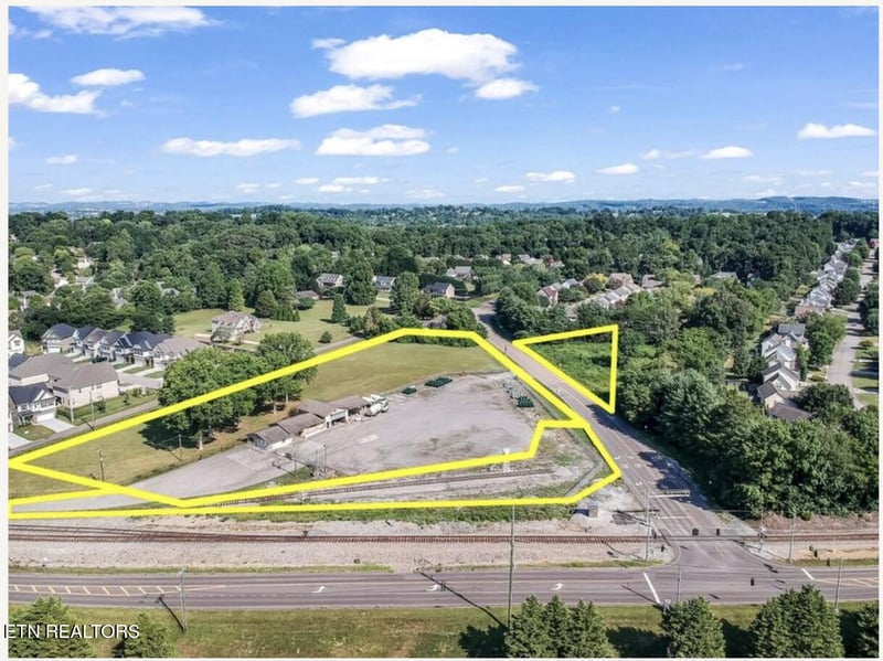 860 S Gallaher View Rd, Knoxville, TN 37919