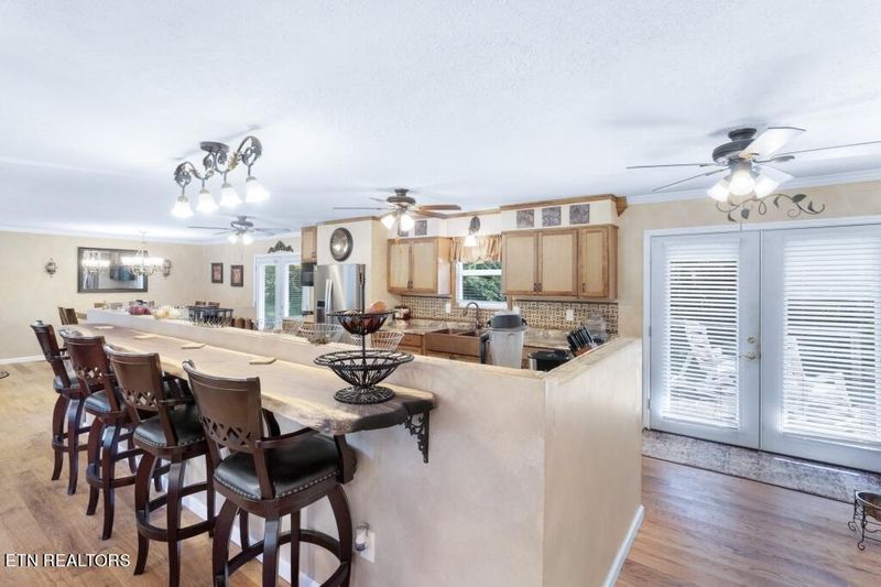 860 Shady Grove Rd, Lancing, TN 37770