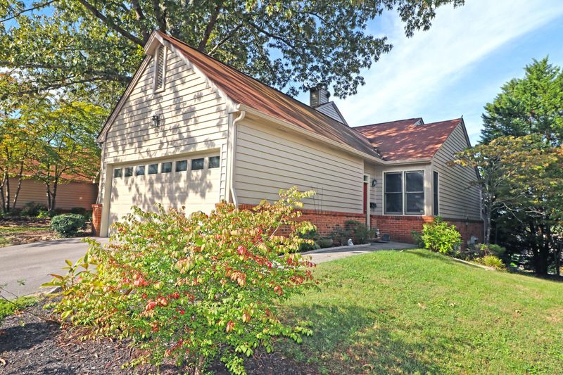 8600 Olde Colony Tr #Apt 92, Knoxville, TN 37923