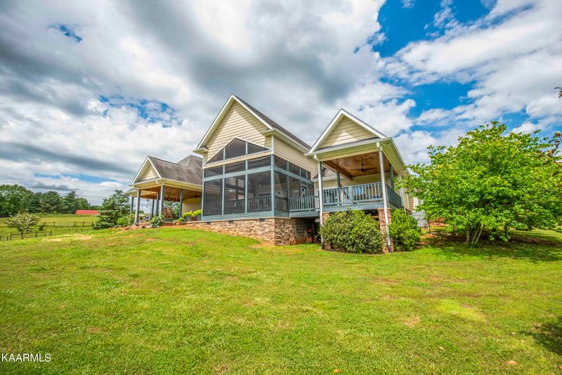 8601 Dry Ridge Rd, Loudon, TN 37774