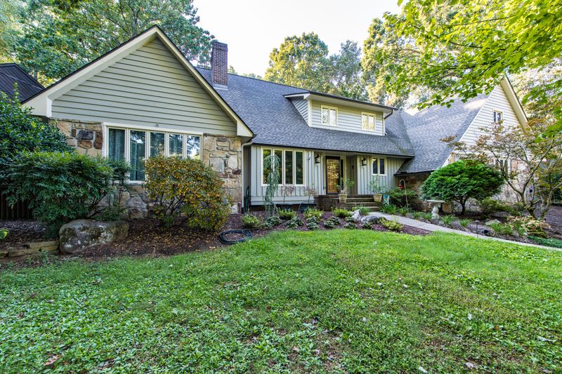 8602 Dunaire Dr, Knoxville, TN 37923