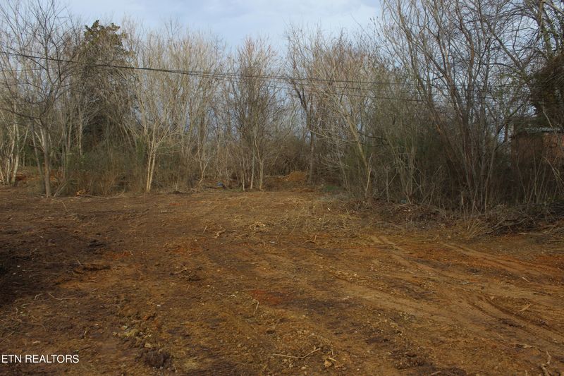 8605 Childress Rd, Powell, TN 37849