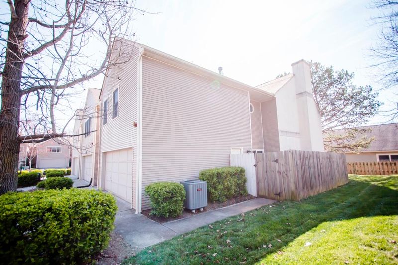 8610 Old Carriage Ct, Knoxville, TN 37923