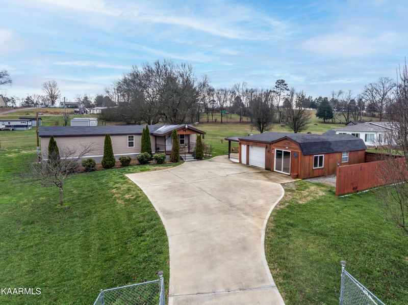 8610 Trout Rd, Mascot, TN 37806