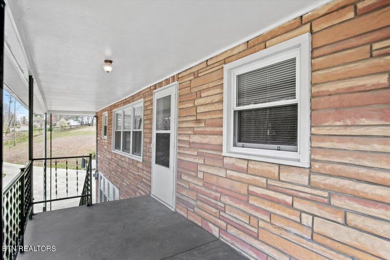 8611 Heiskell Rd, Powell, TN 37849