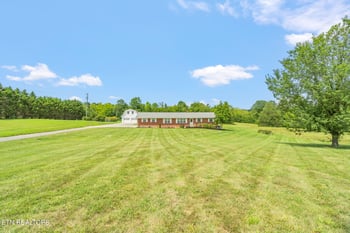8617 N Ruggles Ferry Pike, Strawberry Plains, TN 37871