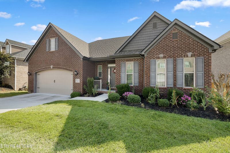 8618 Oxford Dr, Knoxville, TN 37922