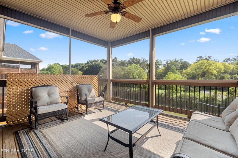 8618 Oxford Dr, Knoxville, TN 37922