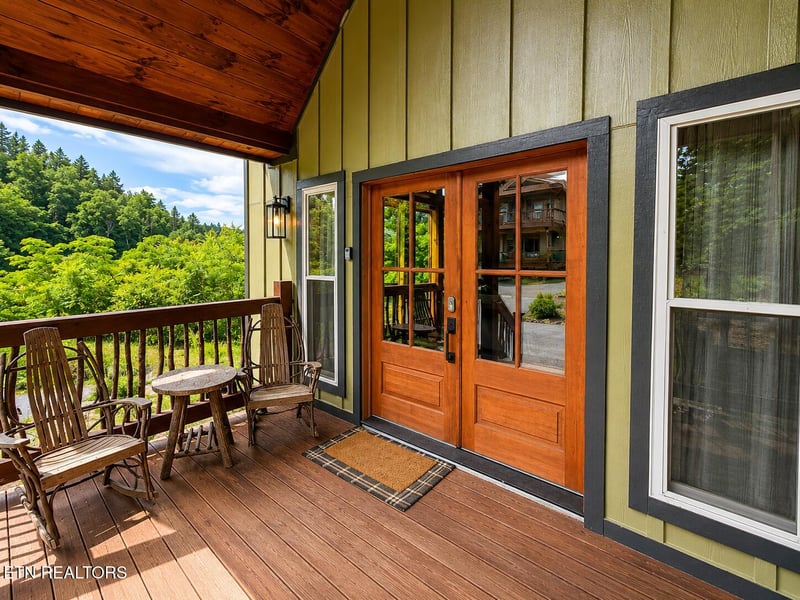 862 Crest View Dr, Gatlinburg, TN 37738
