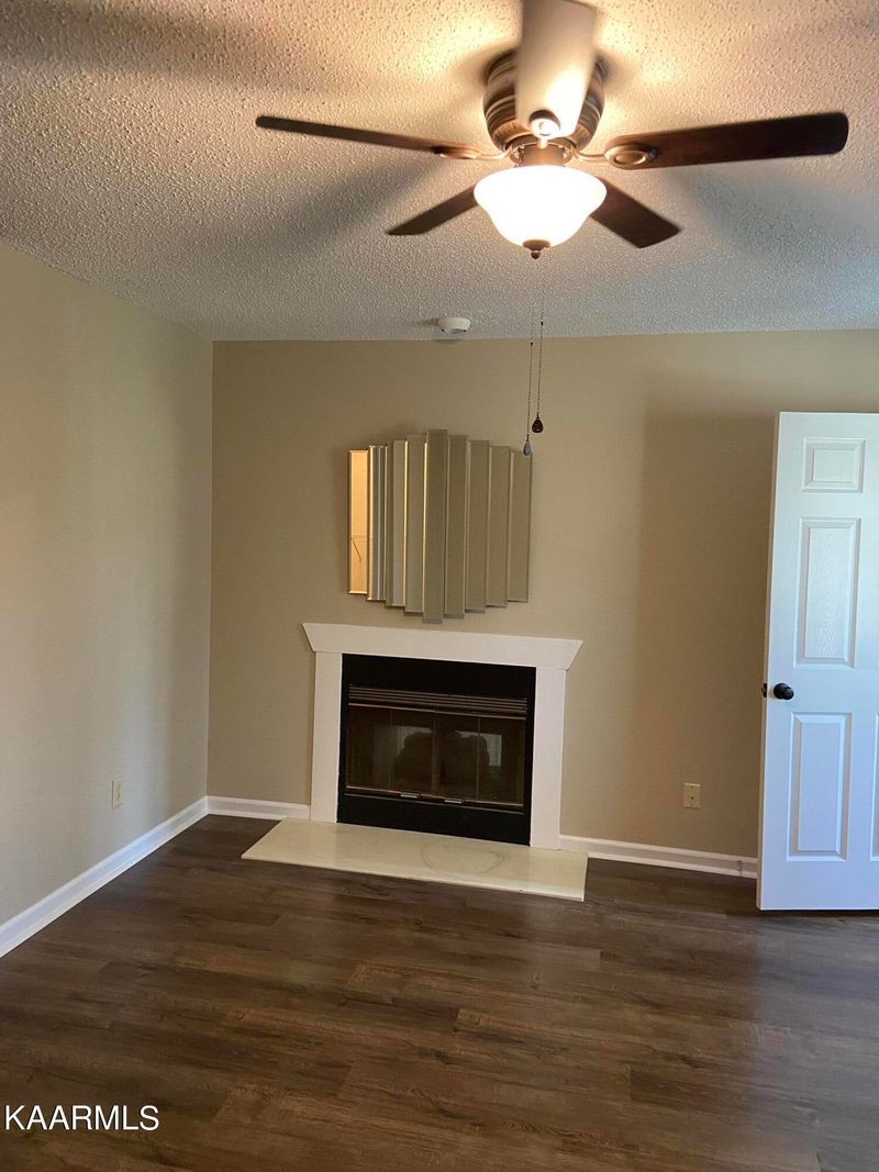 8620 Denmark St, Knoxville, TN 37931