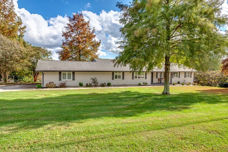 8620 Hempstead Dr, Knoxville, TN 37923