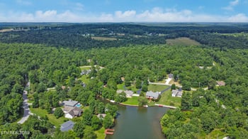 8621 Cherokee Tr, Crossville, TN 38572