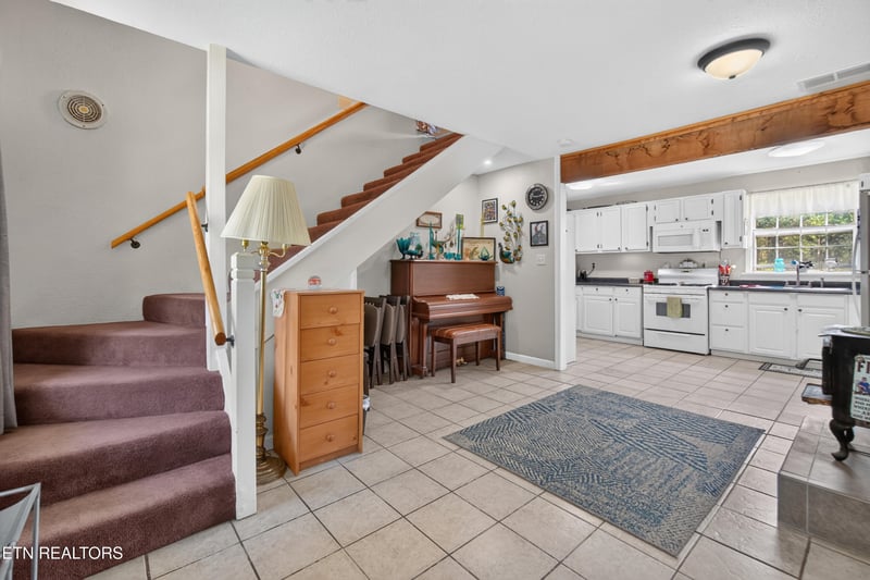 8622 Vandever Rd, Crossville, TN 38572