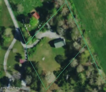 8622 Vandever Rd, Crossville, TN 38572