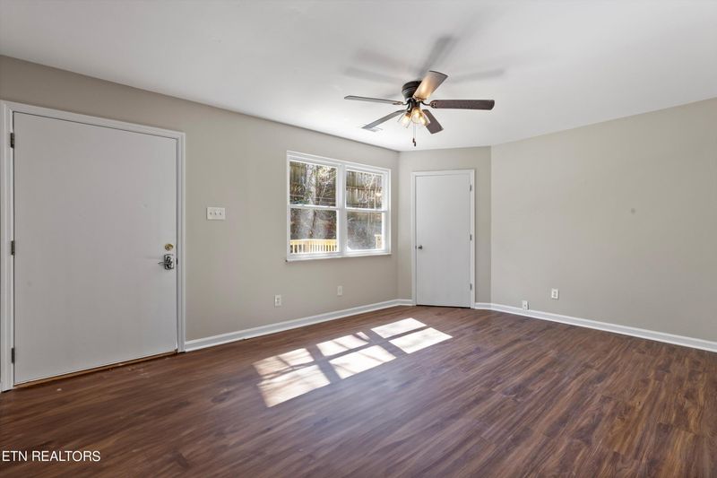 8626 Hill Rd, Knoxville, TN 37938
