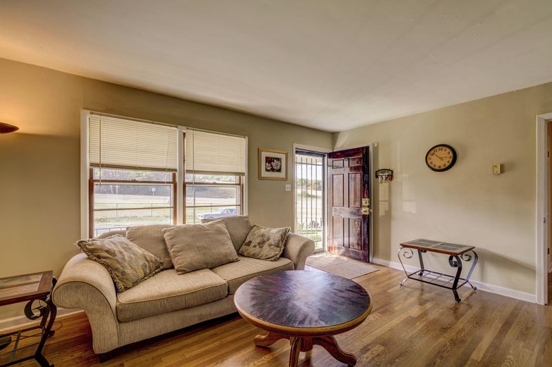8631 Old Rutledge Pike, Knoxville, TN 37924