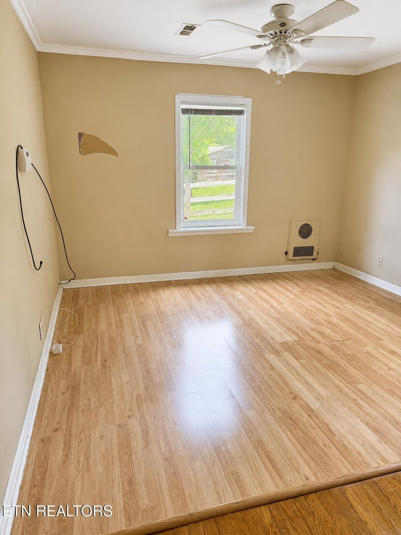 8632 Curtis Rd, Knoxville, TN 37914