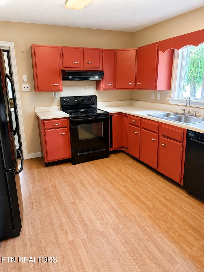 8632 Curtis Rd, Knoxville, TN 37914