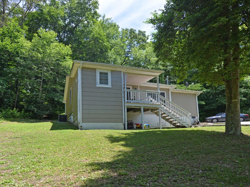 8640 Pedigo Rd, Powell, TN 37849