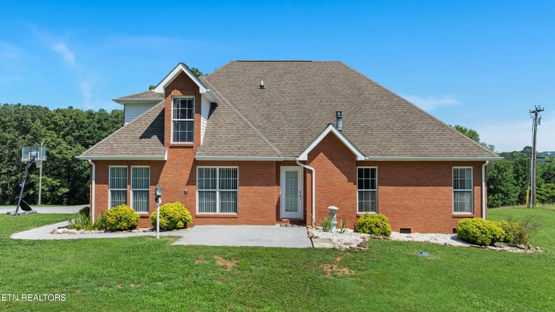 865 River Rd, Kingston, TN 37763