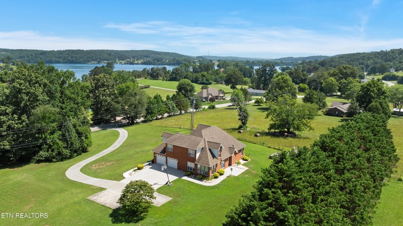 865 River Rd, Kingston, TN 37763