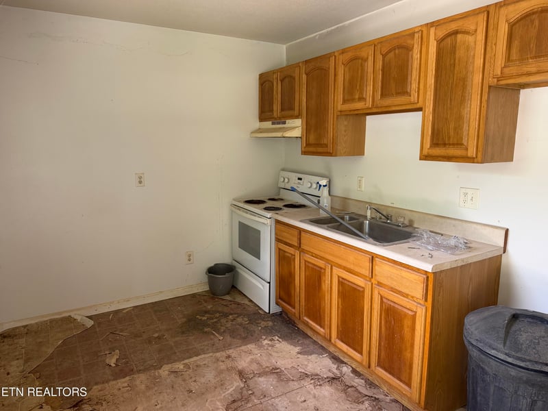 8651 Sparta Hwy, Crossville, TN 38572