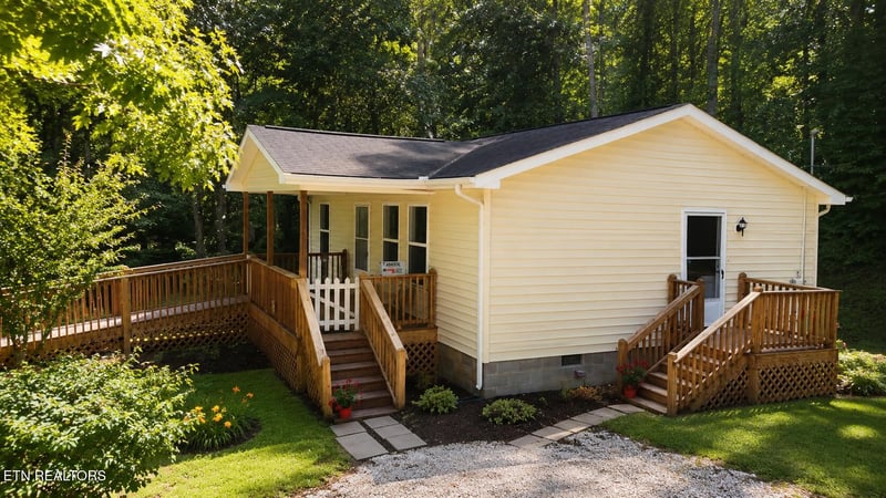 8657 Buffalo Rd, Oneida, TN 37841