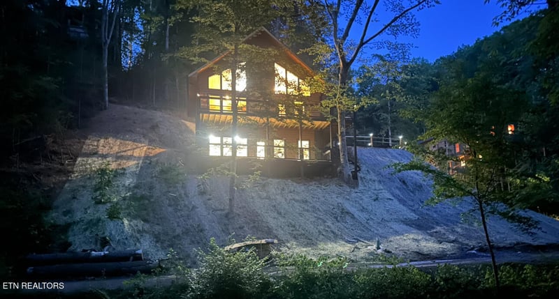 866 Cabin Creek Way, Sevierville, TN 37862