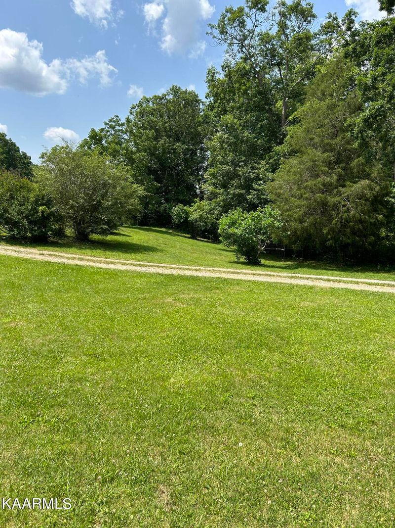 866 Niggs Creek Rd, Oneida, TN 37841
