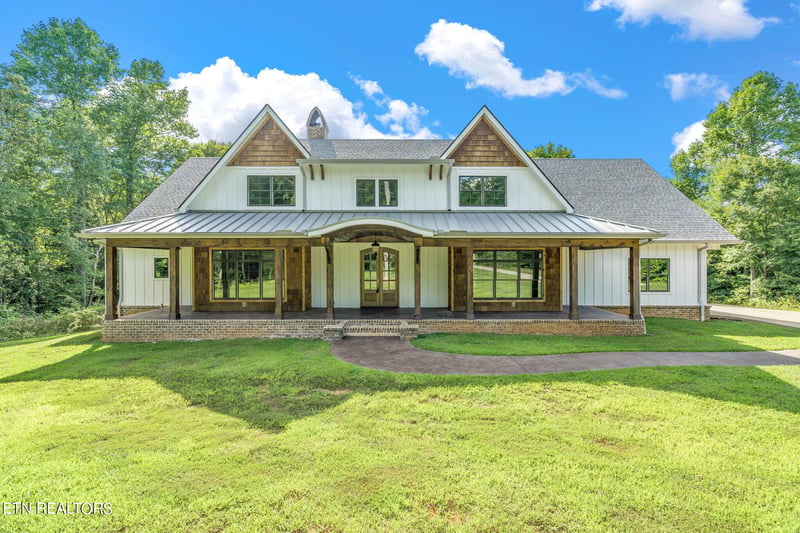 8675 Emerson Way, Powell, TN 37849