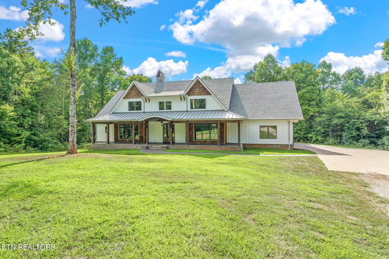 8675 Emerson Way, Powell, TN 37849