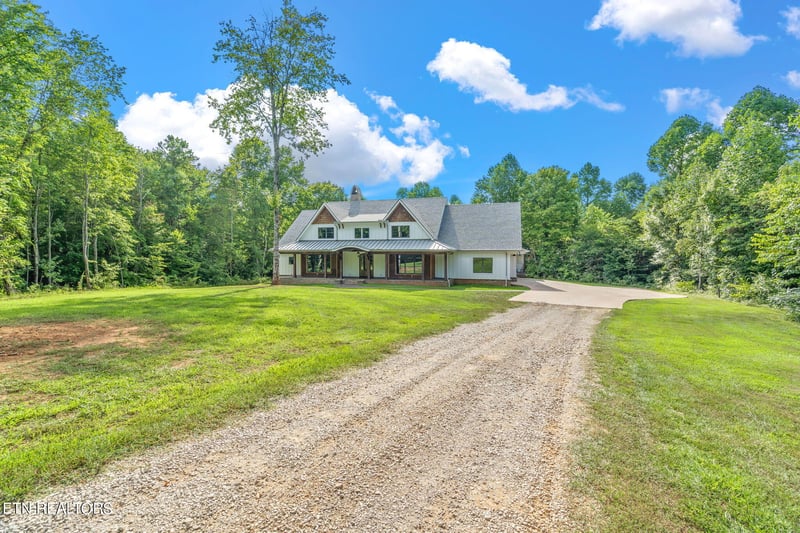 8675 Emerson Way, Powell, TN 37849