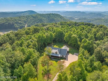 8675 Emerson Way, Powell, TN 37849
