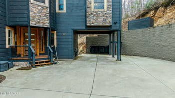 868 Cliff Branch Rd, Gatlinburg, TN 37738