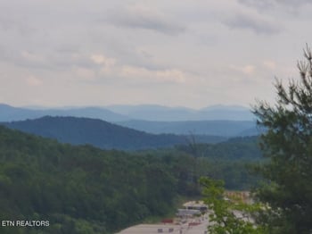 868 Elb Private Dr, Huntsville, TN 37756