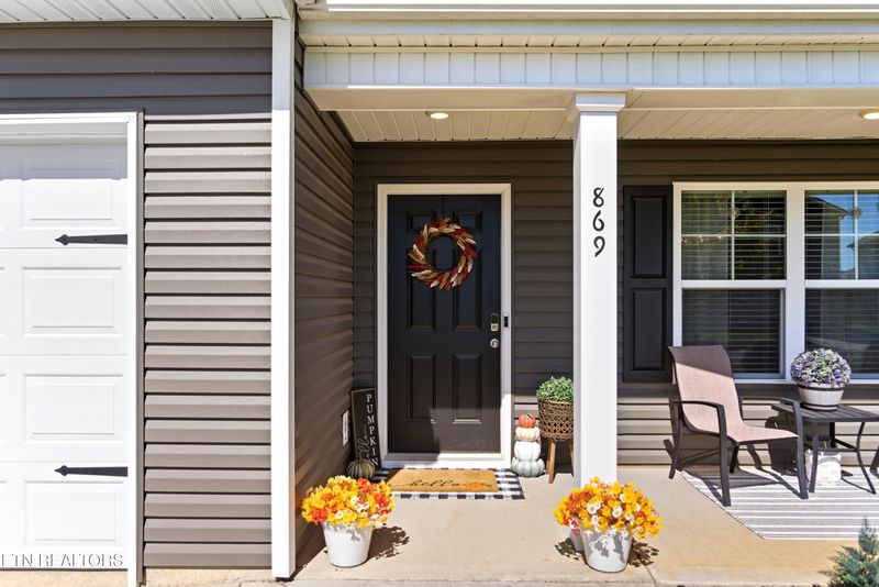 869 Old Towne Loop Dr, Seymour, TN 37865