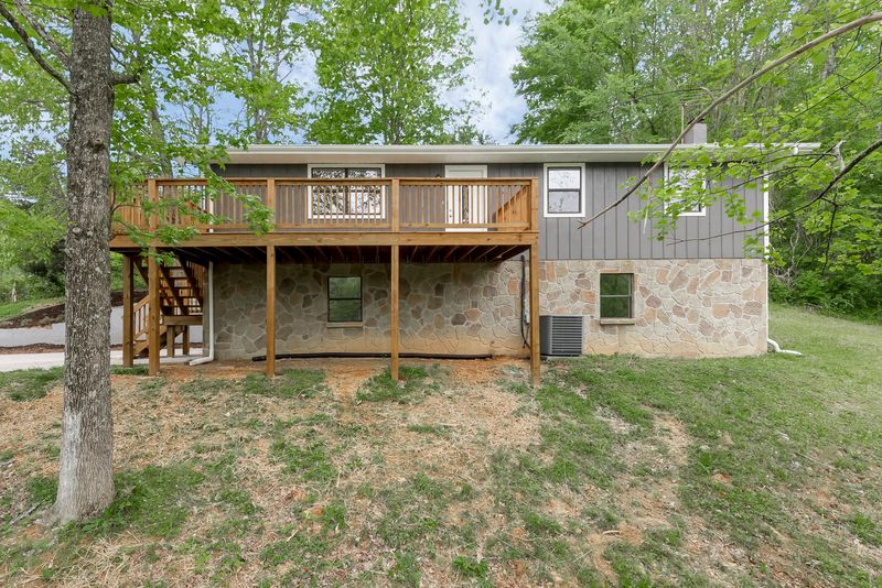 869 Sugar Loaf Rd, Sevierville, TN 37876