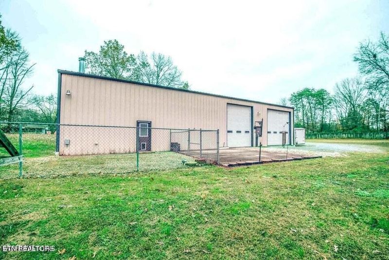8701 Trout Rd, Mascot, TN 37806