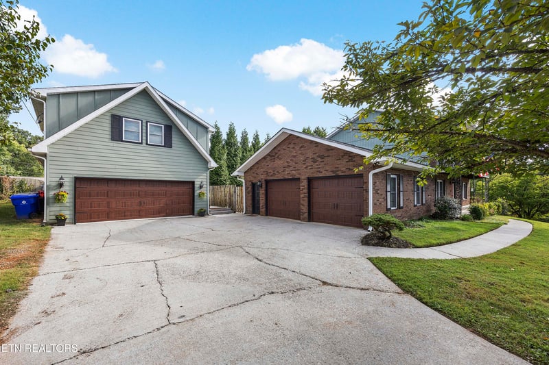 8702 Terri Cir, Knoxville, TN 37923