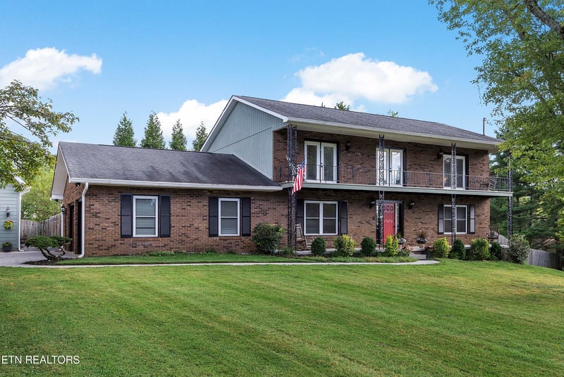 8702 Terri Cir, Knoxville, TN 37923