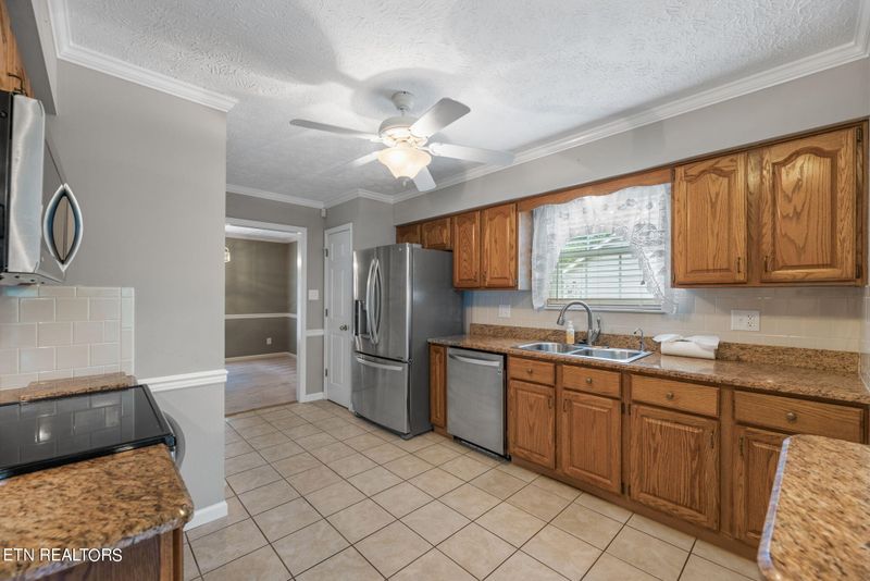 8703 Glen Echo Dr, Knoxville, TN 37923