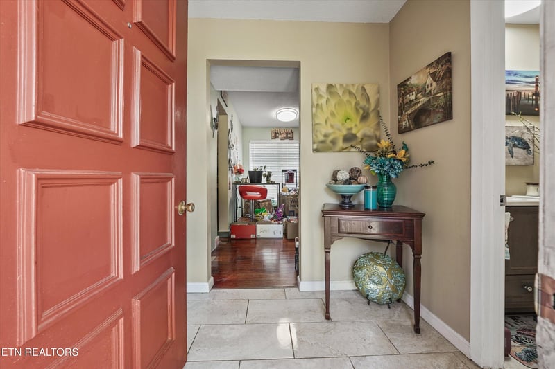 8703 Olde Colony Tr, Knoxville, TN 37923
