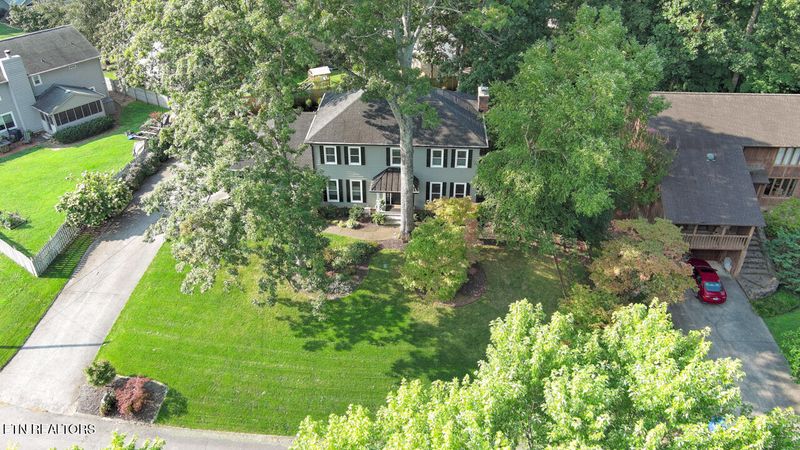 8704 Dunaire Dr, Knoxville, TN 37923
