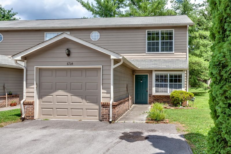 8704 Olde Colony Tr, Knoxville, TN 37923
