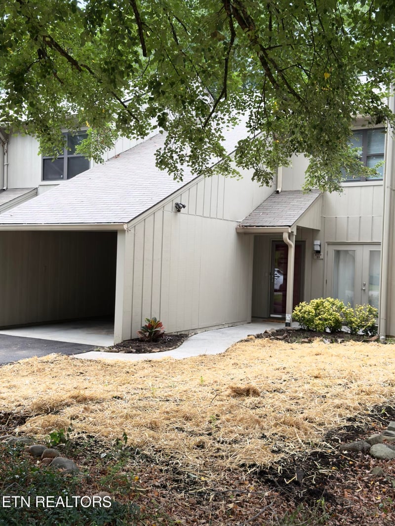 8705 Olde Colony Tr, Knoxville, TN 37923